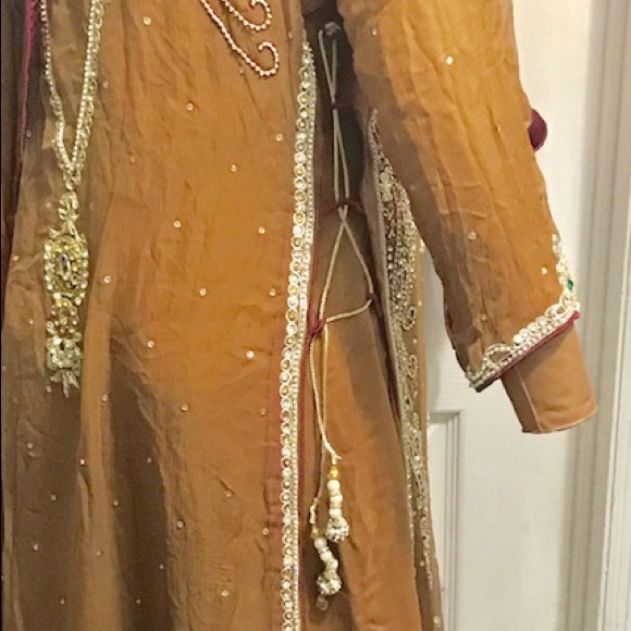 Brown georgette with gold and silver work - Picture 3 of 4
